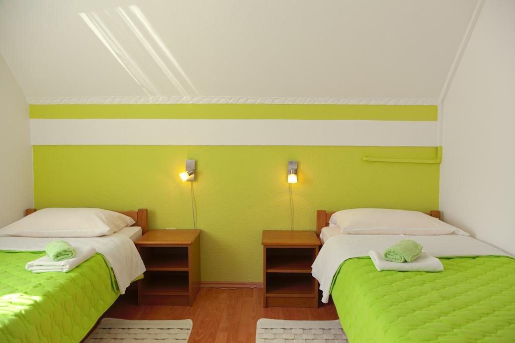 House Plitvice Villa Plitvička Jezera Стая снимка